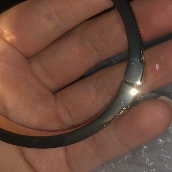 Lilly Pulitzer Mandevilla Baby Paradise Petals GWP Photodome Bangle - Picture 2 of 5